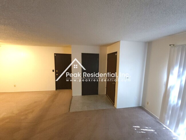 Foto del edificio - Nice 2bd/1ba Foothill Farms Duplex with 2 ...