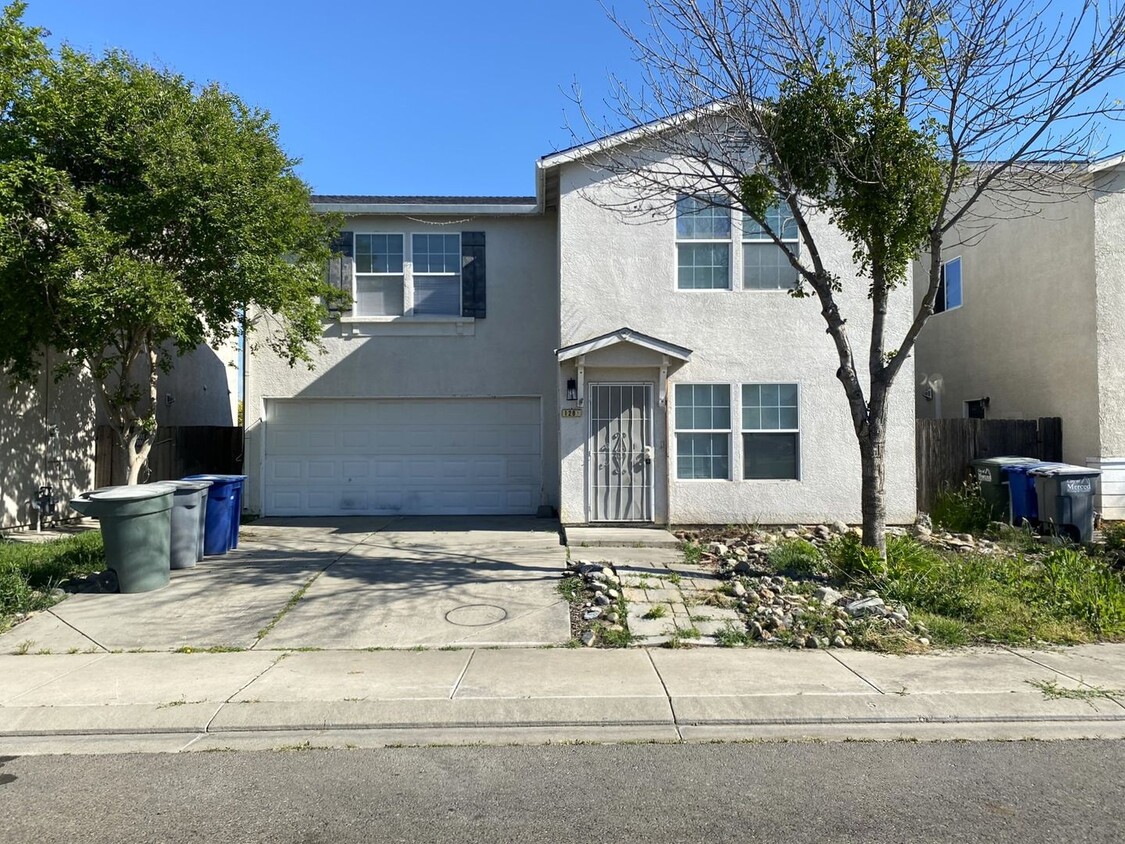 Primary Photo - Coming Soon! 3 bedroom 2.5 Bathroom Home