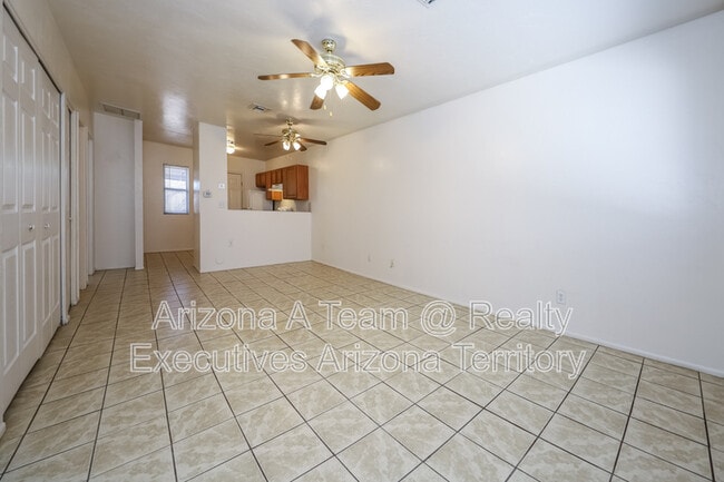 Building Photo - 2635 N Fontana Ave