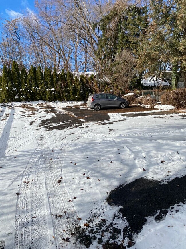 Foto del edificio - 406-408 Railroad Ave