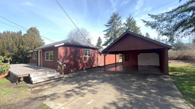 Foto del edificio - 92553 Svensen Market Rd