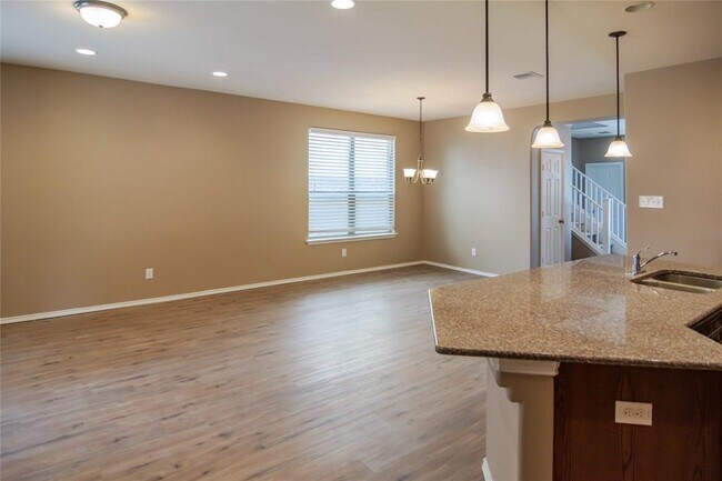 Building Photo - 1044 Clove Hitch Dr