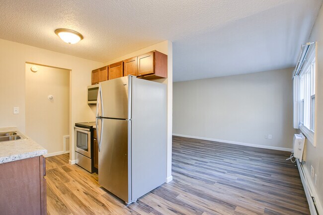 Building Photo - 1337 Arkwright St N