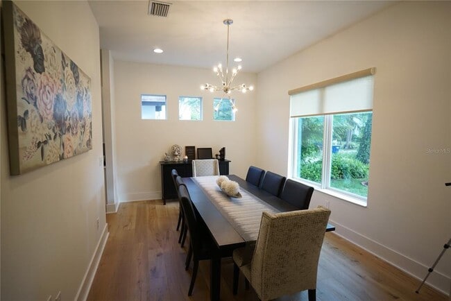 Building Photo - 209 S Trask St