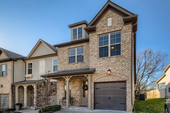 Unidad frontal exterior. - 1608 Hampshire Plz