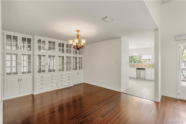 Foto del edificio - 119 E Sunflower Ave