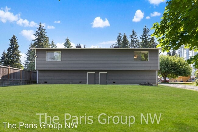 Building Photo - 3 br, 2 bath House - 1313 Monroe Ave NE