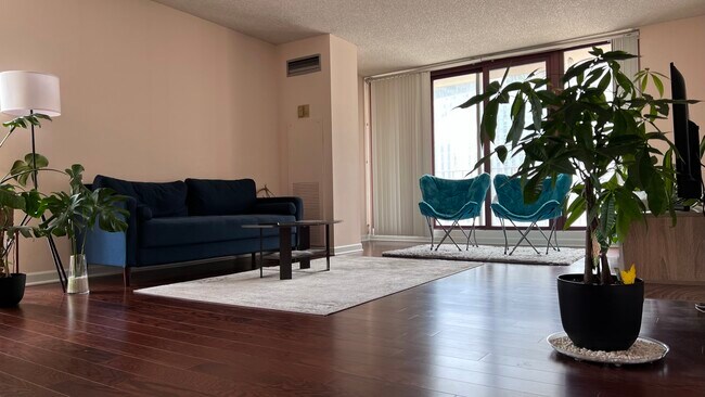 Living Room - 200 Dearborn N St