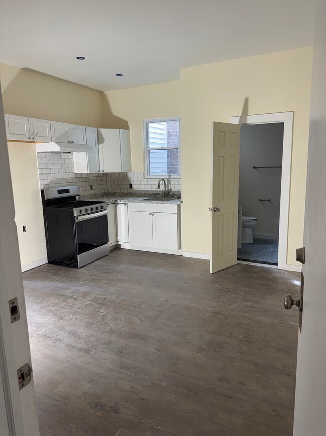 Photo - 213 Harrison Ave Apartments