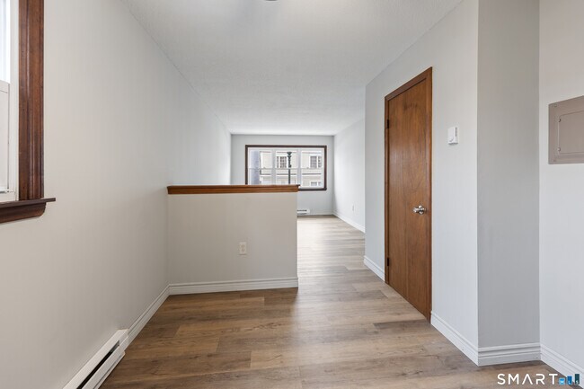 Foto del edificio - 46 N Cherry St