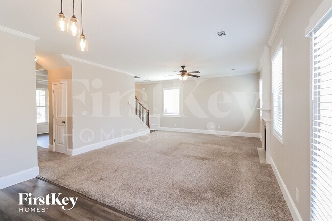 Building Photo - 821 Harrison Drive