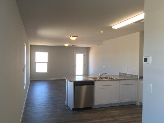 Building Photo - 289 S Seneca Dr