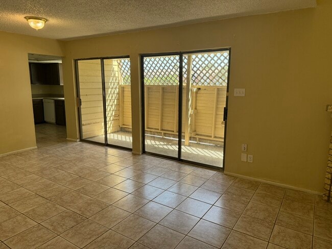 Foto del edificio - 6106 Wilderock Dr