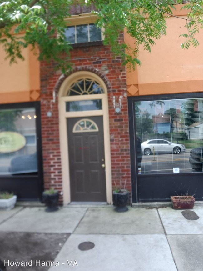 Building Photo - 617-619 W 35th St