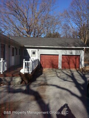 Primary Photo - 4 Maple Dr