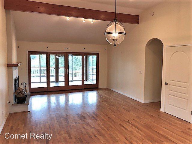 Building Photo - 3 br, 2 bath House - 585 Crown Hill St.