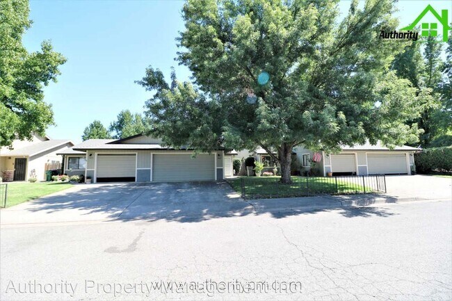 Building Photo - 2 br, 1.5 bath House - 2815 Redbud Lane