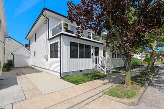 Building Photo - 22 N Wissahickon Ave