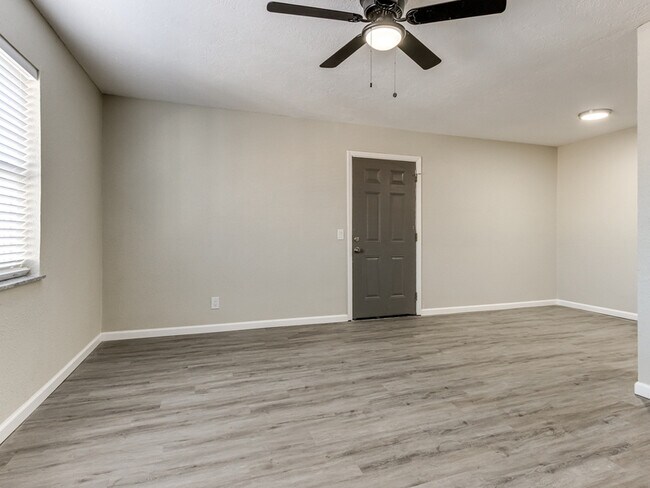 Foto del edificio - 1000 NW 88th St