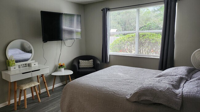 Building Photo - 5021 Terrace Palms Cir