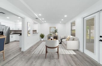 Building Photo - 181 SE Fallon Dr