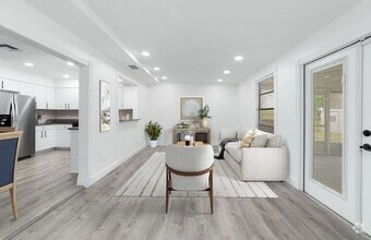 Building Photo - 181 SE Fallon Dr