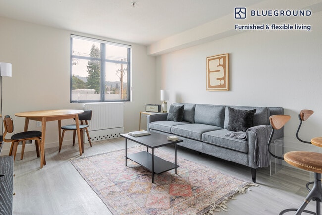 Building Photo - 1698 University Ave