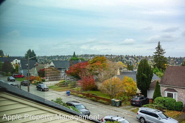 Building Photo - 4 br, 2 bath House - 3243 Conkling Place West