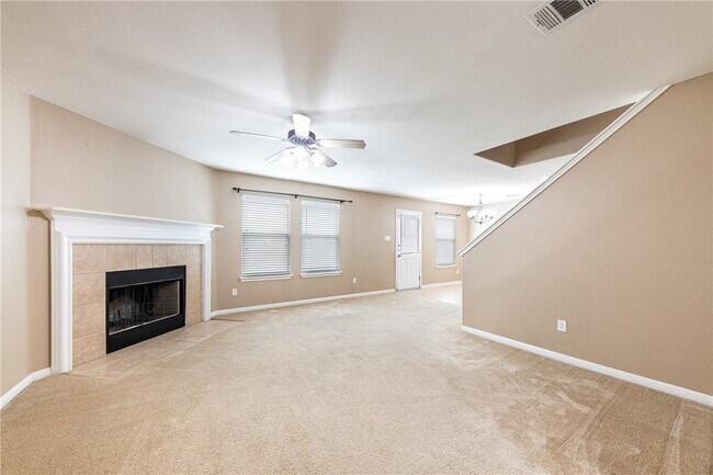 Foto del edificio - 438 Blackman Tr