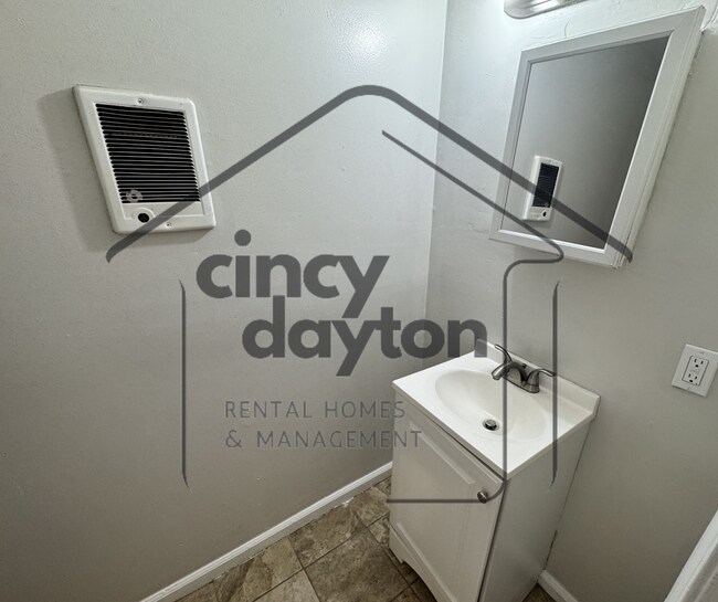 Foto del edificio - 6118 Stover Ave