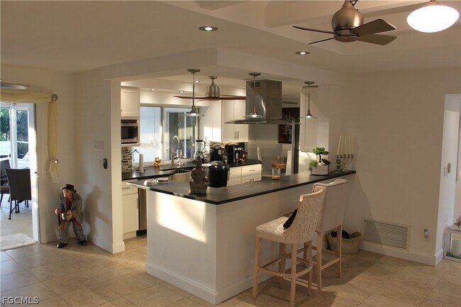 Building Photo - 5354 Coral Ave