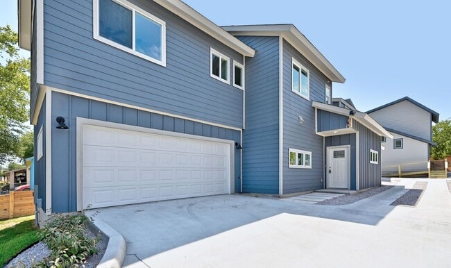 Building Photo - 7306 Carver Ave
