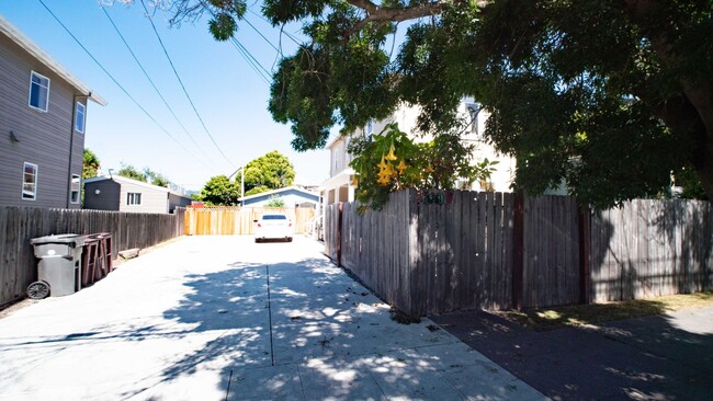 Building Photo - vallej