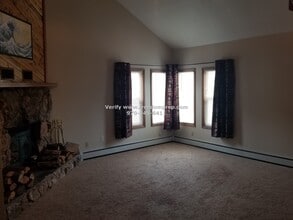 Building Photo - 374 1/2 Ridge View Dr