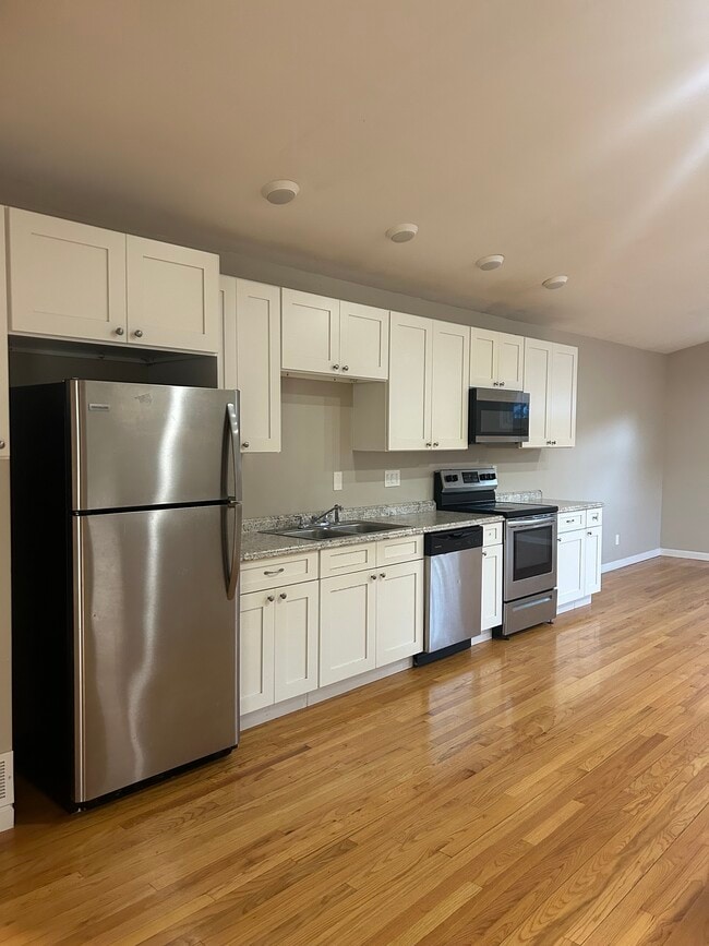 Building Photo - 19 Church Ln