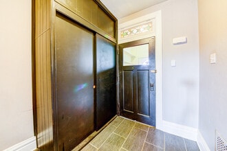 Building Photo - 103 Harwood St