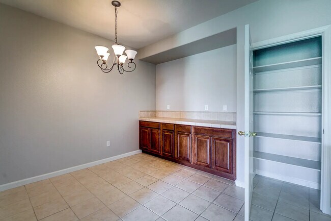 Foto del edificio - 6530 Hearthstone Cir