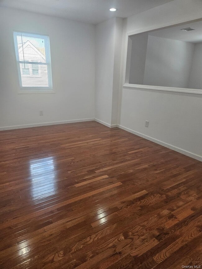 Building Photo - 9 Bainbridge St