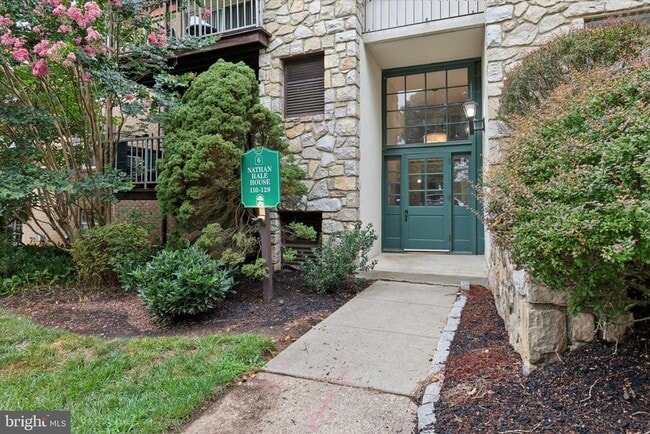 Building Photo - 118 Drummers Ln