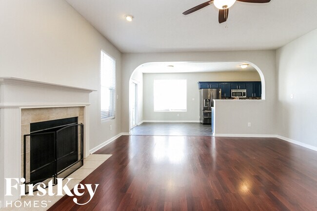 Building Photo - 15526 Farmland Ct