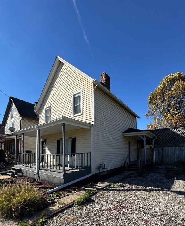 Foto del edificio - 3 Bedroom 1.5 Bath in Natrona Heights!