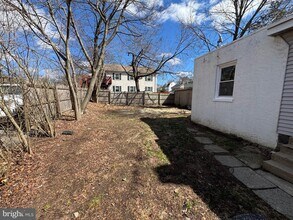 Building Photo - 729 E Haverford Rd