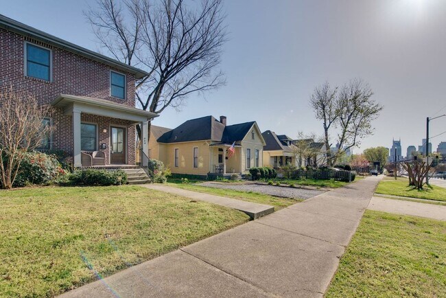 Building Photo - EAST NASHVILLE - FOUR BEDROOM Historic Home with amazing views of Nashville Skyline!