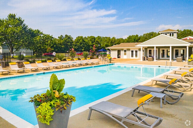 Pool - Summit at Bon Air