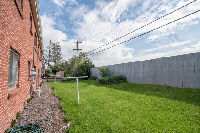 Foto del edificio - 688 Miller Ct