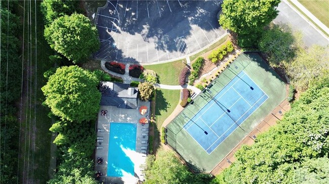 Foto del edificio - 4241 Millside Walk SE