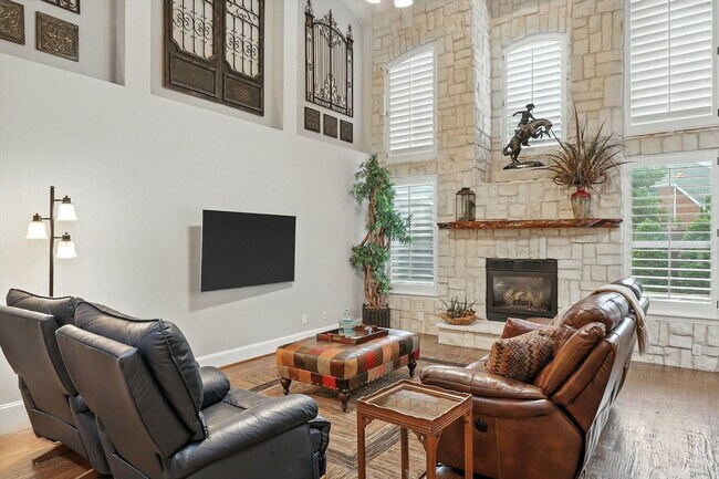 Foto del edificio - 2303 Chapelwood Dr