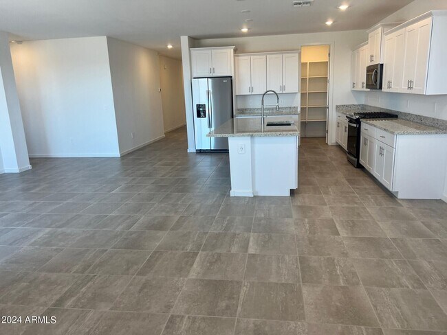 Foto del edificio - 4456 W Josephine St