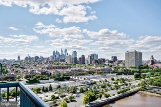 Building Photo - 717 S Christopher Columbus Blvd