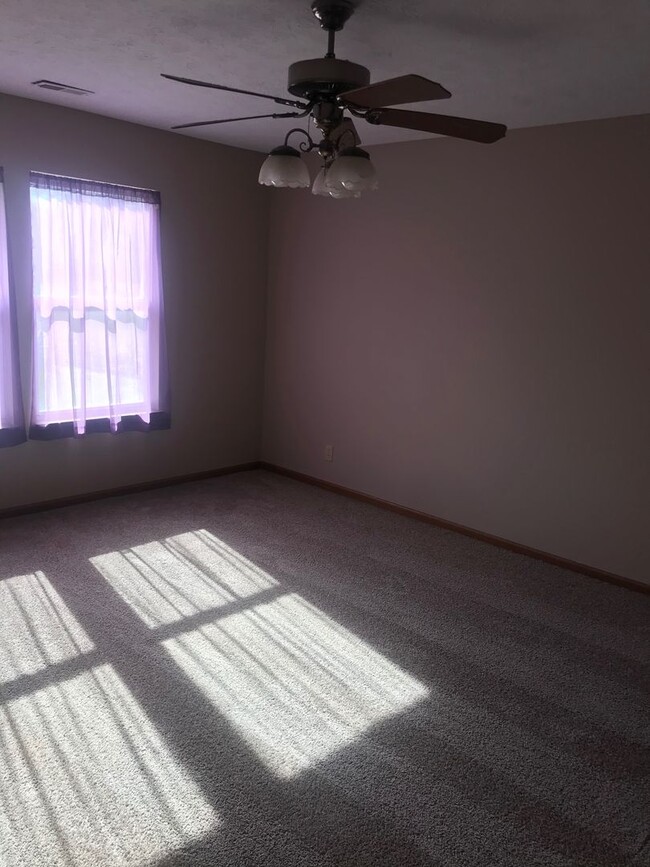 Building Photo - 317 Cheshire Ln